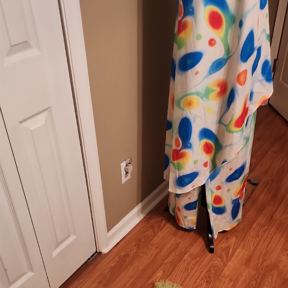 Abstract Pattern One-Shoulder Pant Set - Picture 3 of 3